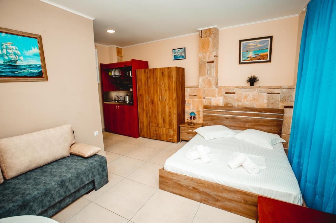 Golden Residence Family Resort 페프코초리 외부 사진