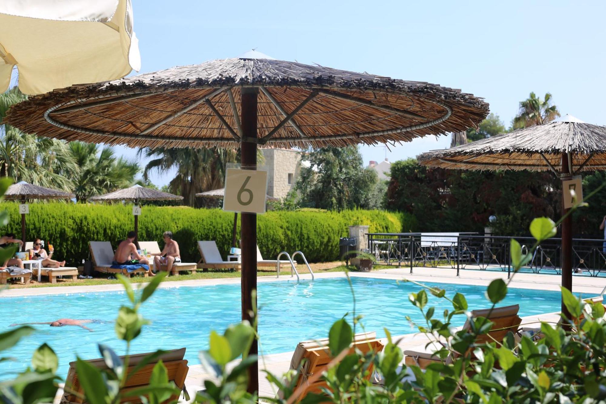 Golden Residence Family Resort 페프코초리 외부 사진